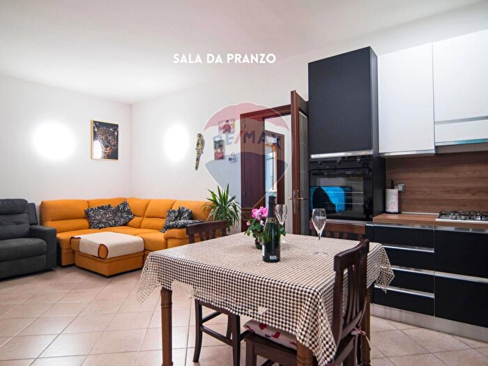 Appartamento con 5 locali in vendita in Via G Ungaretti, Follonica