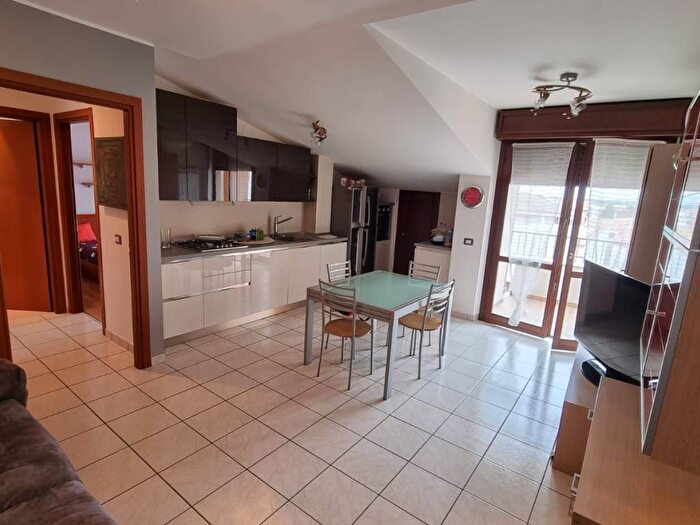 Appartamento bilocale in affitto in Via Adda, Meda
