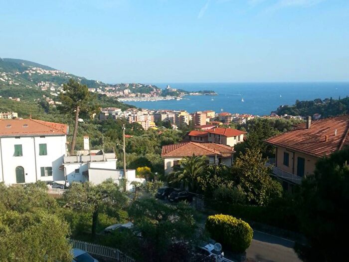 Casa con 5 locali in affitto in Località Tre Strade, Baia Blu Pozzuolo Tre Strade, Lerici