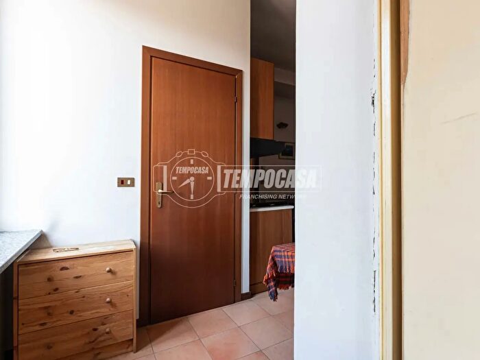 Appartamento trilocale in vendita in Via Roma, Monguzzo