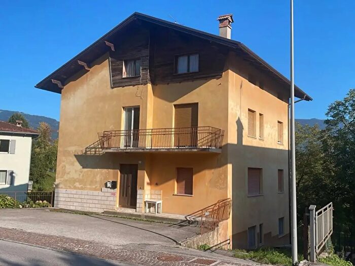Appartamento con 6 locali in vendita in Frazione Madice, Bleggio Superiore