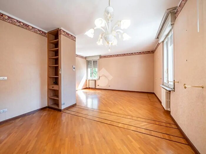 Appartamento trilocale in vendita in Via Prospero Viani, Reggio Emilia