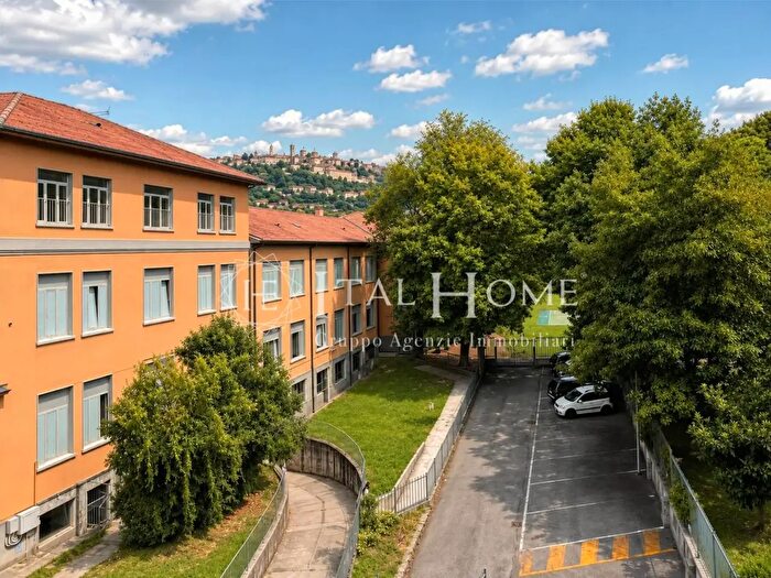 Appartamento quadrilocale in affitto in Via Diaz, Bergamo