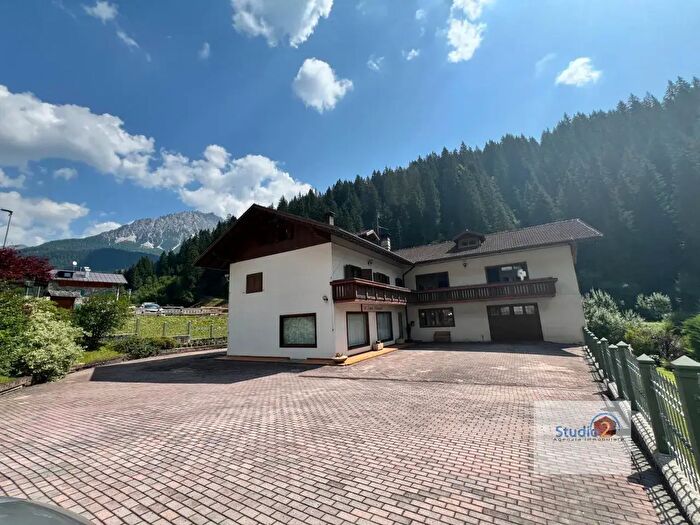 Case in Vendita e in Affitto - 3