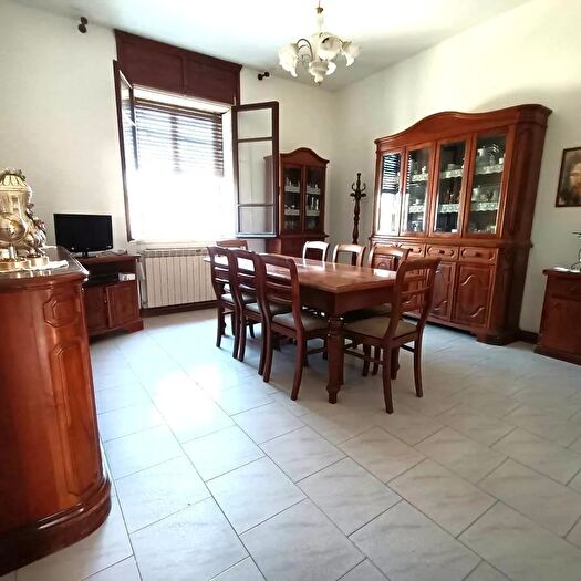 Appartamento con 6 locali in vendita in Castelguglielmo