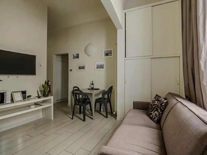 Appartamento trilocale in vendita in Via Ghibellina, Firenze