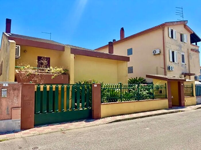Casa quadrilocale in vendita in Via Buzzati, Cagliari
