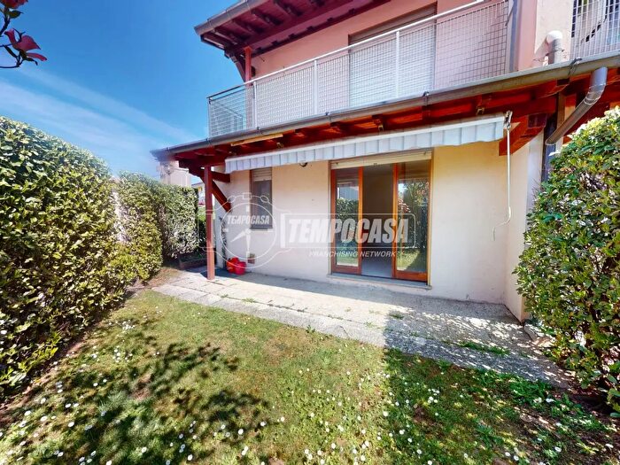 Casa quadrilocale in vendita in Corso Roma, Beregazzo Con Figliaro