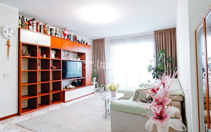 Appartamento trilocale in vendita in Via Cornadura, Vignola