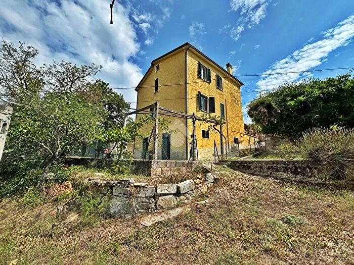Casa quadrilocale in vendita in Str del Bianchello, Gualdo Tadino
