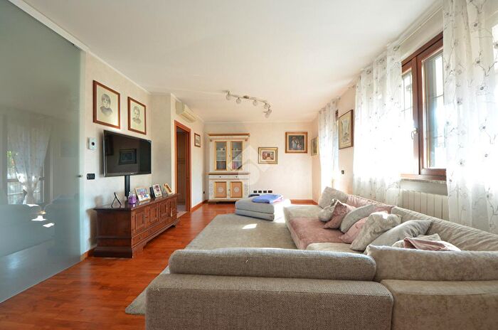 Casa quadrilocale in vendita in Via Enzo Biagi, Cambiago