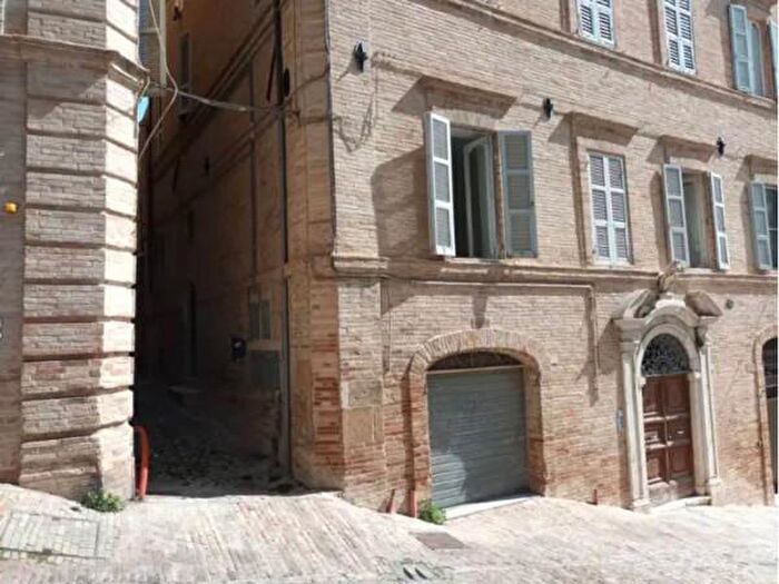 Appartamento quadrilocale in vendita in Via Brunforte, Fermo