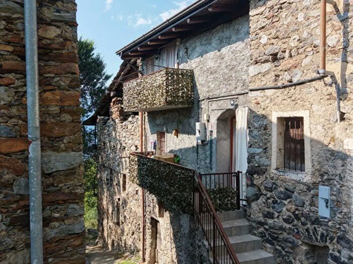 Casa bilocale in vendita in Perlungo, Montagna In Valtellina