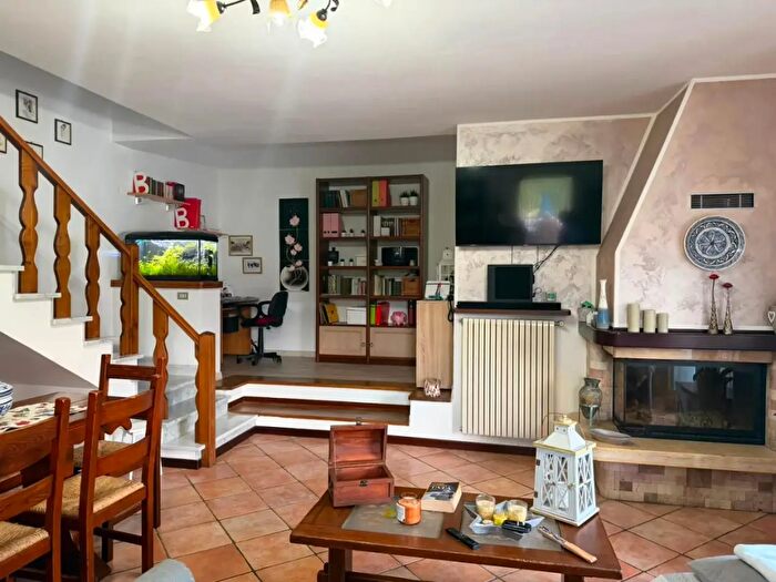 Appartamento con 5 locali in vendita in Licciana Nardi
