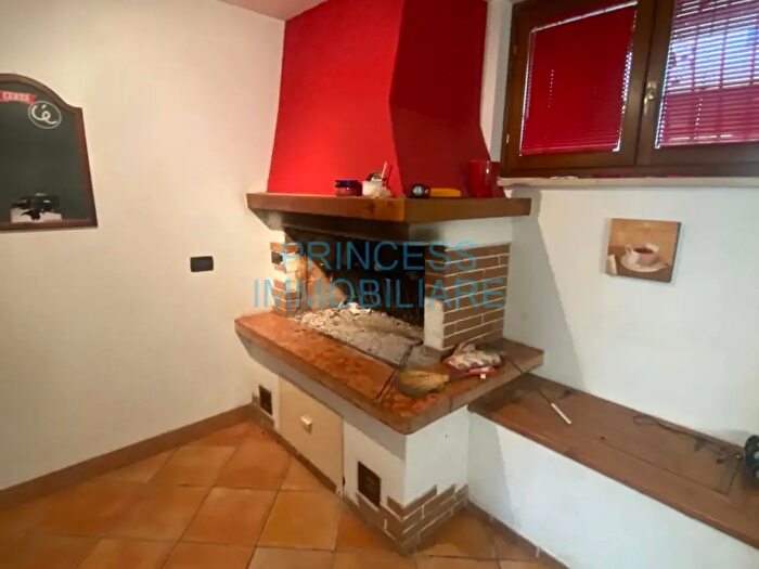 Casa con 7 locali in vendita in Torrebelvicino