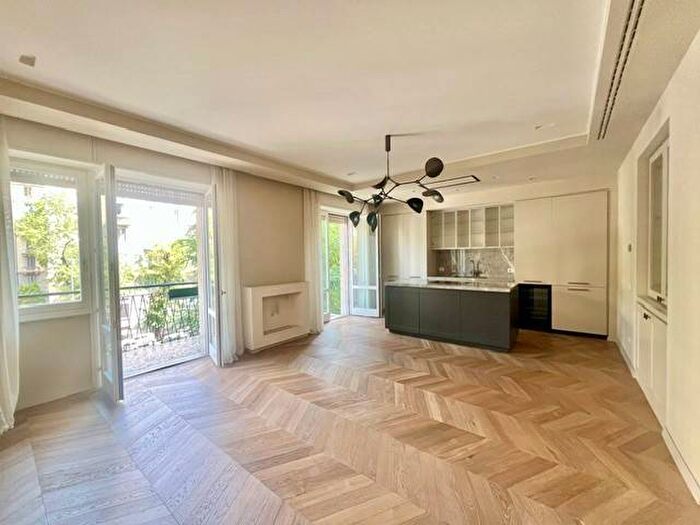 Appartamento trilocale in affitto in Viale Beatrice d'Este, Bocconi, Milano