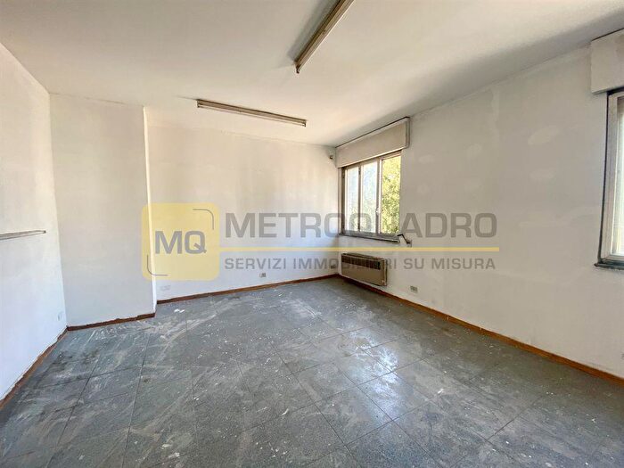 Appartamento trilocale in vendita in Corso Promessi Sposi, Lecco