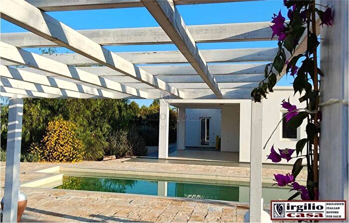 Casa con 6 locali in vendita in Cda S Andrea Snc Ostuni, Ostuni