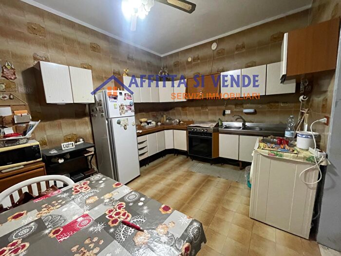 Appartamento quadrilocale in vendita in Via Pachino, Siracusa