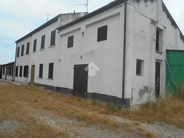 Casa con 5 locali in vendita in Via Colombo, Comacchio