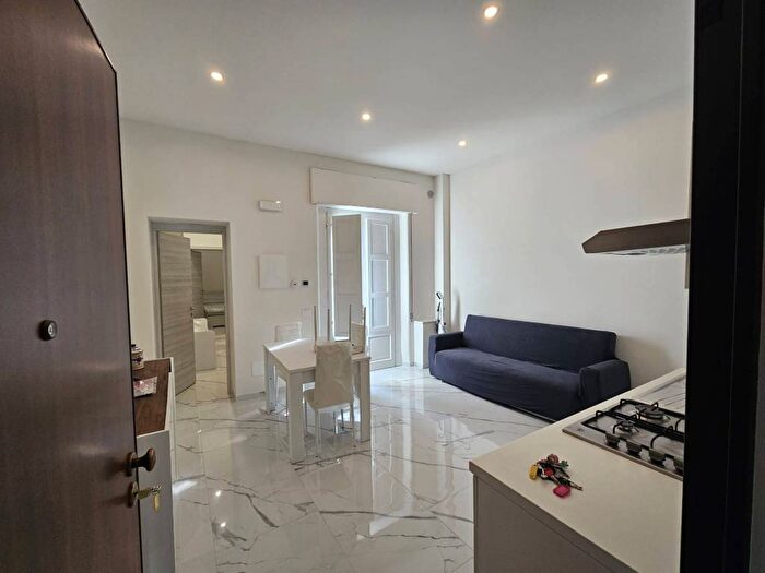 Appartamento trilocale in affitto in Via Giuseppe Zanardelli, Centro, Viareggio