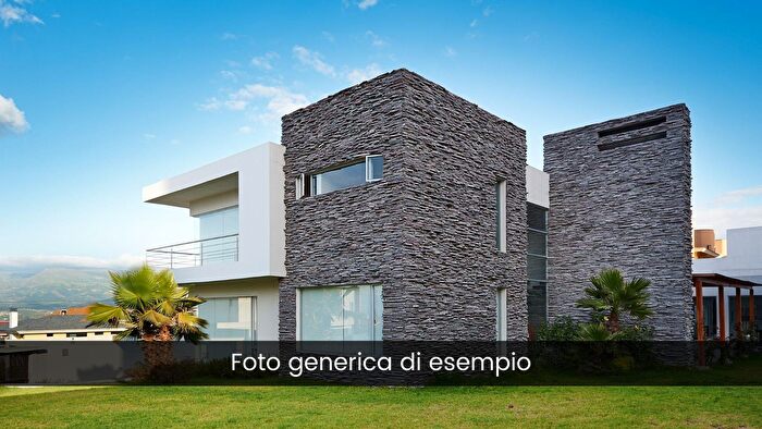 Casa con 6 locali in vendita in Serramazzoni