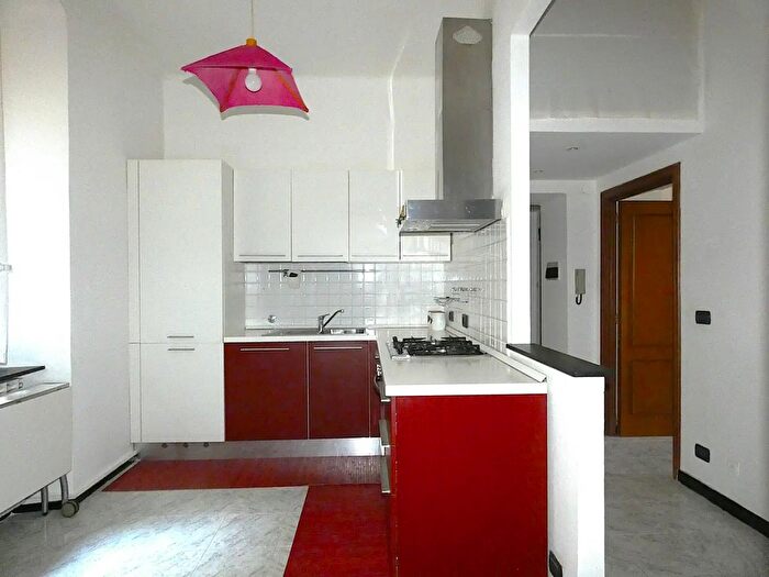 Appartamento con 5 locali in vendita in Via Giovanni Casaccia, Genova
