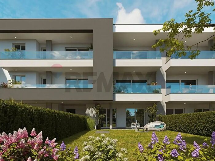 Appartamento trilocale in vendita in Via Trento, Cadorago