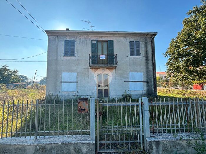 Casa con 5 locali in vendita in Via Giuseppe Baretti, Fano