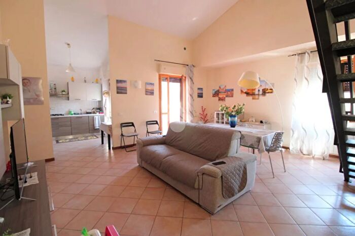 Appartamento quadrilocale in vendita in Via Roberto Ruffili, Poggio Mirteto