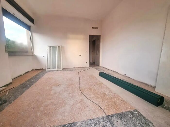 Appartamento con 5 locali in vendita in Viareggio