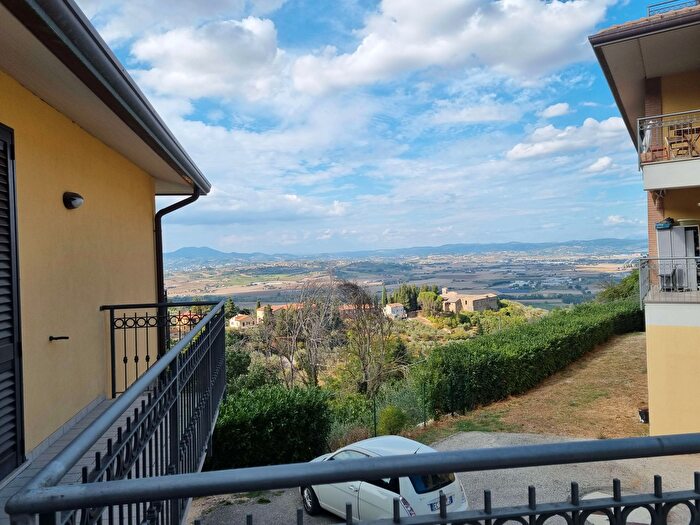 Appartamento con 5 locali in vendita in Bettona