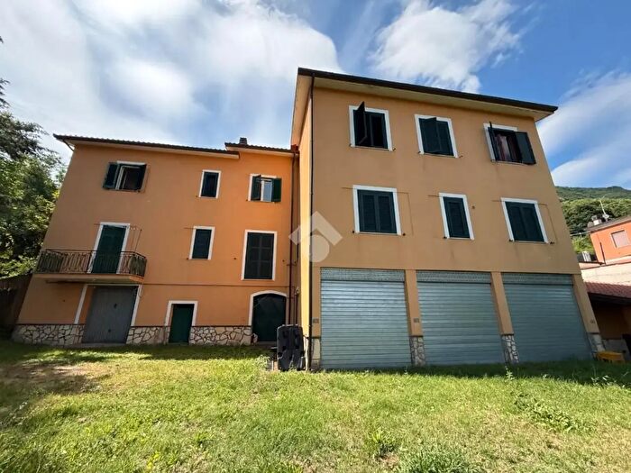 Casa con 5 locali in vendita in Via del Cerreto, Sgurgola