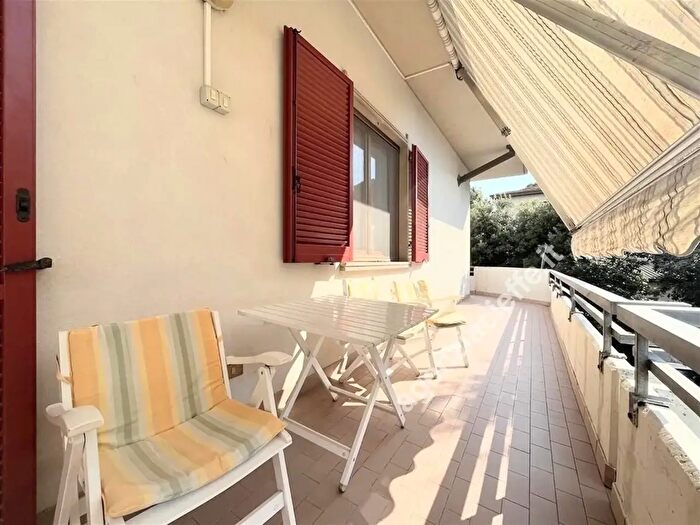 Appartamento con 5 locali in vendita in Massa