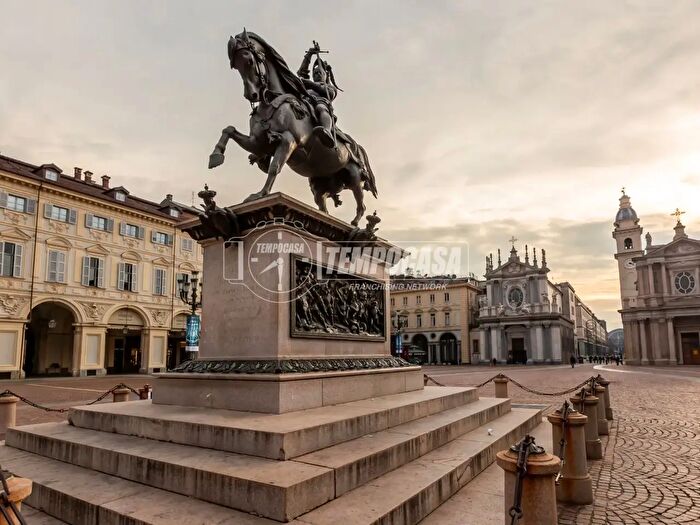 Appartamento trilocale in vendita in Piazza San Carlo, Torino