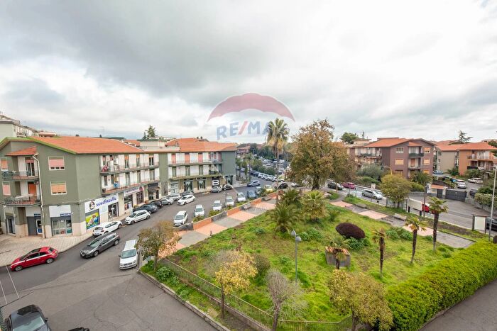 Appartamento trilocale in vendita in Piazza Dante Alighieri, Mascalucia