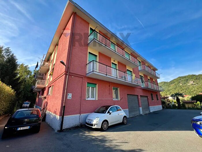 Appartamento trilocale in vendita in Via Pian di Rocco, Carasco