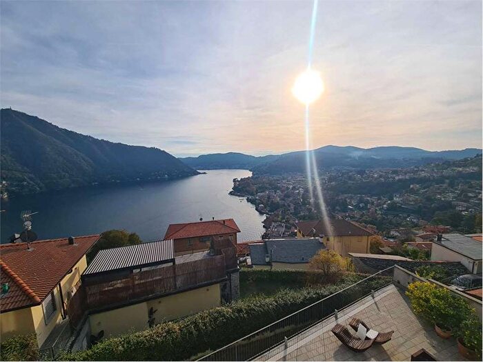 Appartamento bilocale in affitto in VIA MONTE SANTO, Cernobbio