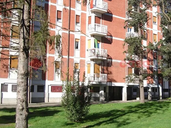 Appartamento con 5 locali in vendita in Via Togliatti, Locate Di Triulzi