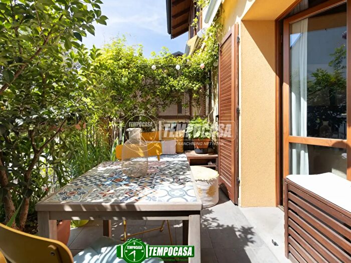 Appartamento trilocale in vendita in Via Dante, Cambiago