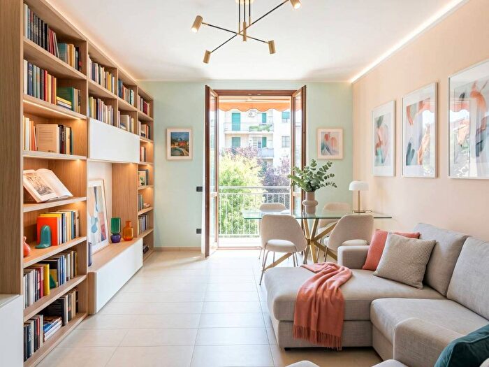 Appartamento trilocale in vendita in Via dei Mille, Borgo Basso, Pavia