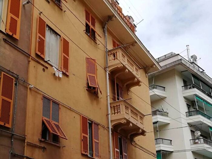 Appartamento trilocale in affitto in Maggio, Sestri Ponente, Genova