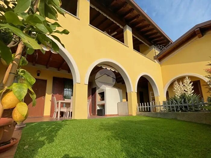 Appartamento trilocale in affitto in Via Galetti, Padenghe Sul Garda