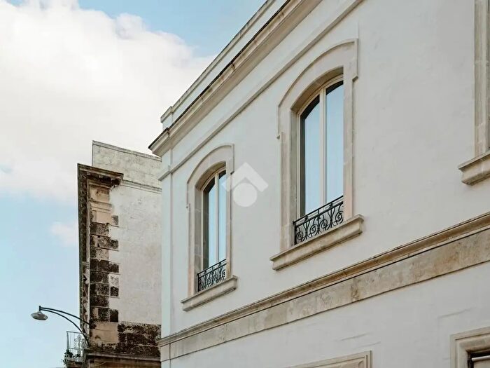 Casa con 6 locali in vendita in Ostuni