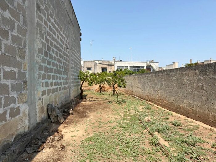 Casa monolocale in vendita in Via Giuseppe Garibaldi Lizzanello Italia, Lizzanello