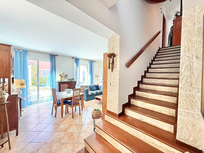 Casa con 6 locali in vendita in Via Giarre Nunziata, Mascali