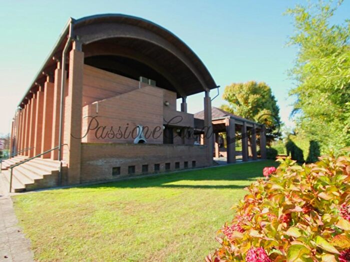 Appartamento quadrilocale in vendita in Via Gravellona, Vigevano