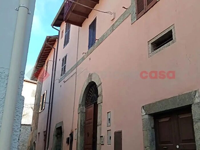 Appartamento con 8 locali in vendita in Via Roma, Riofreddo