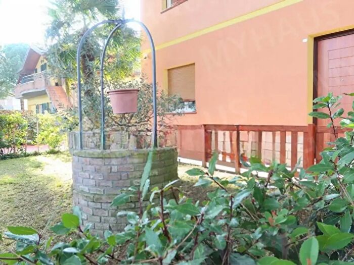 Appartamento trilocale in vendita in Via Casentino, Cervia