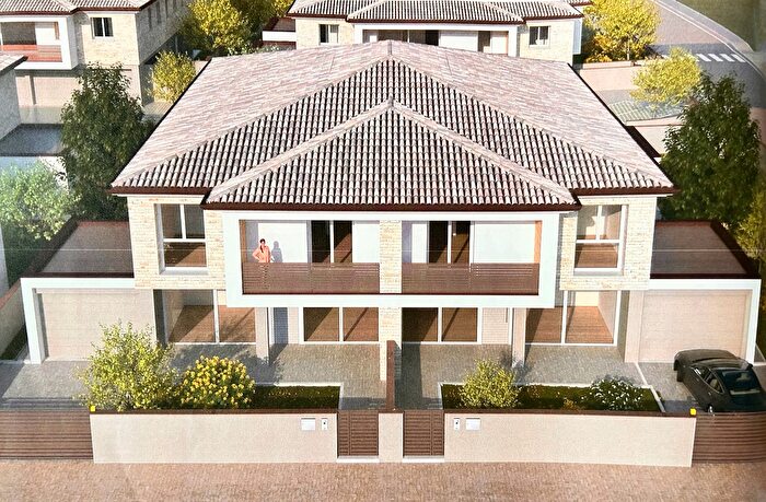 Casa con 5 locali in vendita in Sala Baganza